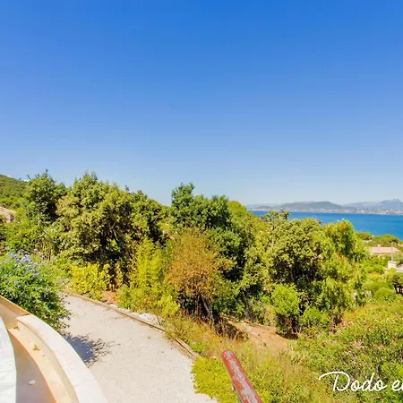 Villa Outstanding 4 Bedroom House With Swimming Pool - Dodo Et Tartine