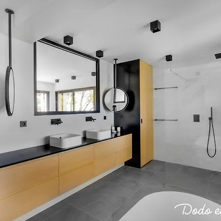 Outstanding 4 Bedroom House With Swimming Pool - Dodo Et Tartine Вилла *